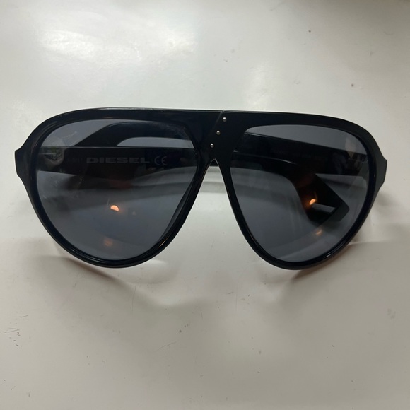 Diesel Vintage Black Frame Aviator Sunglasses - Picture 1 of 4
